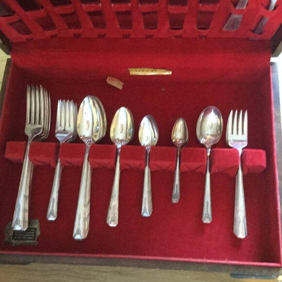 Vintage Community Plate silverware  set from the 1950 59 pieces plus the chest - Picture 3 of 11